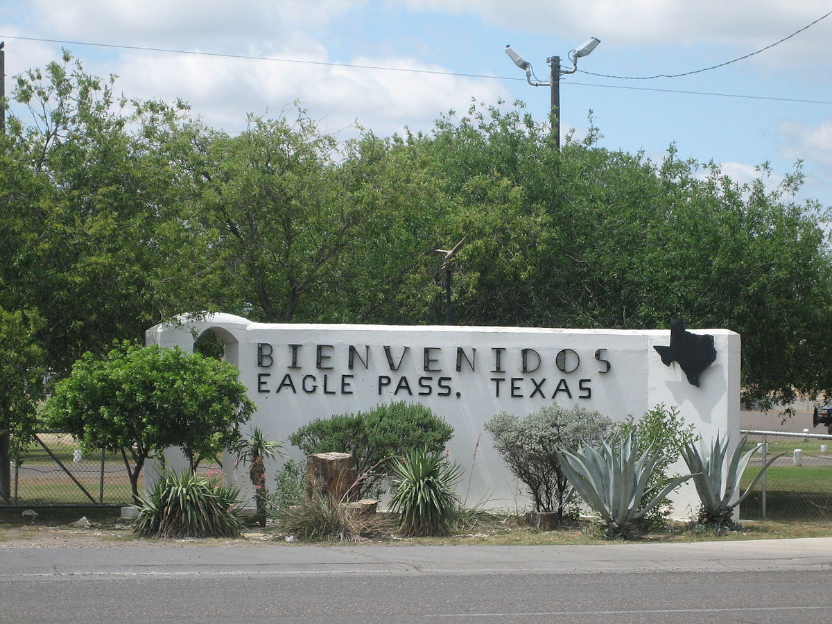 1200px -Bienvenidos ,_Eagle _Pass ,_TX_IMG_0442